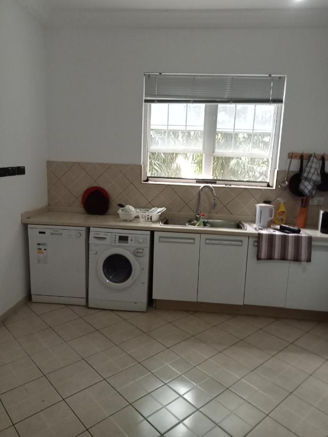 阿克拉Tricia'S Place - One Family At A Time公寓 外观 照片